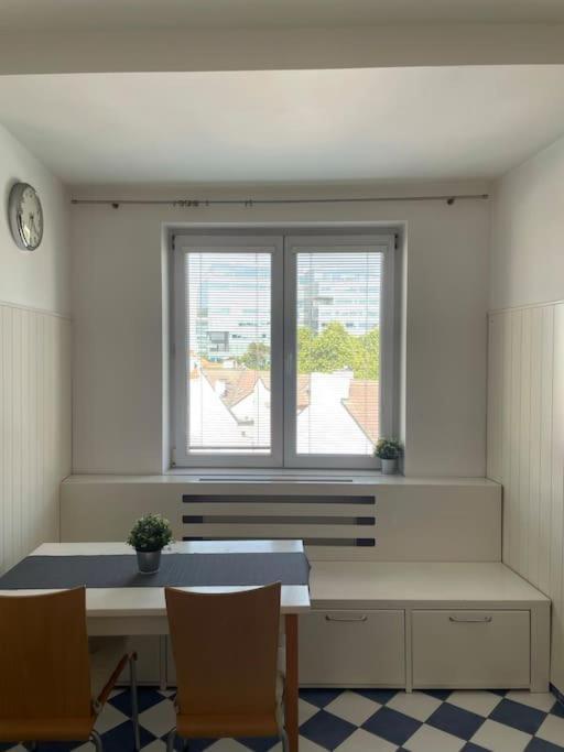 Apartman Obchodna Братислава Екстериор снимка