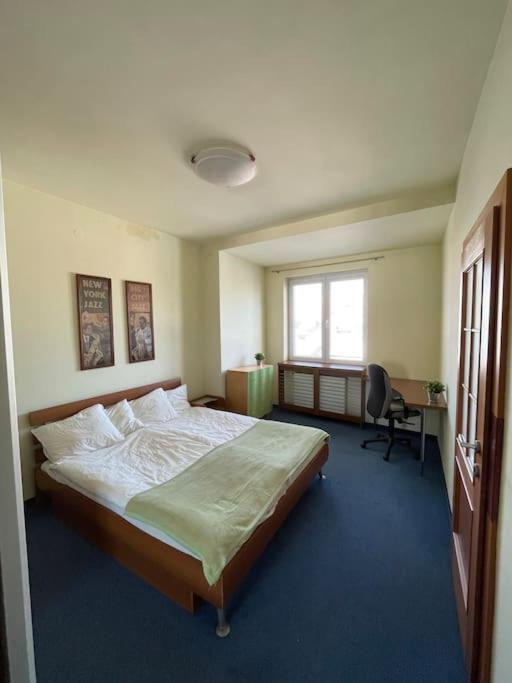 Apartman Obchodna Братислава Екстериор снимка
